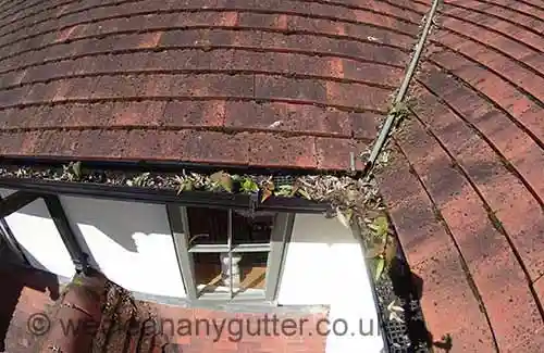 Earlsfield blocked gutter